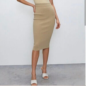 NWT Aritzia Babaton Contour Pencil Skirt High Waisted Elastic Waist In beige SM